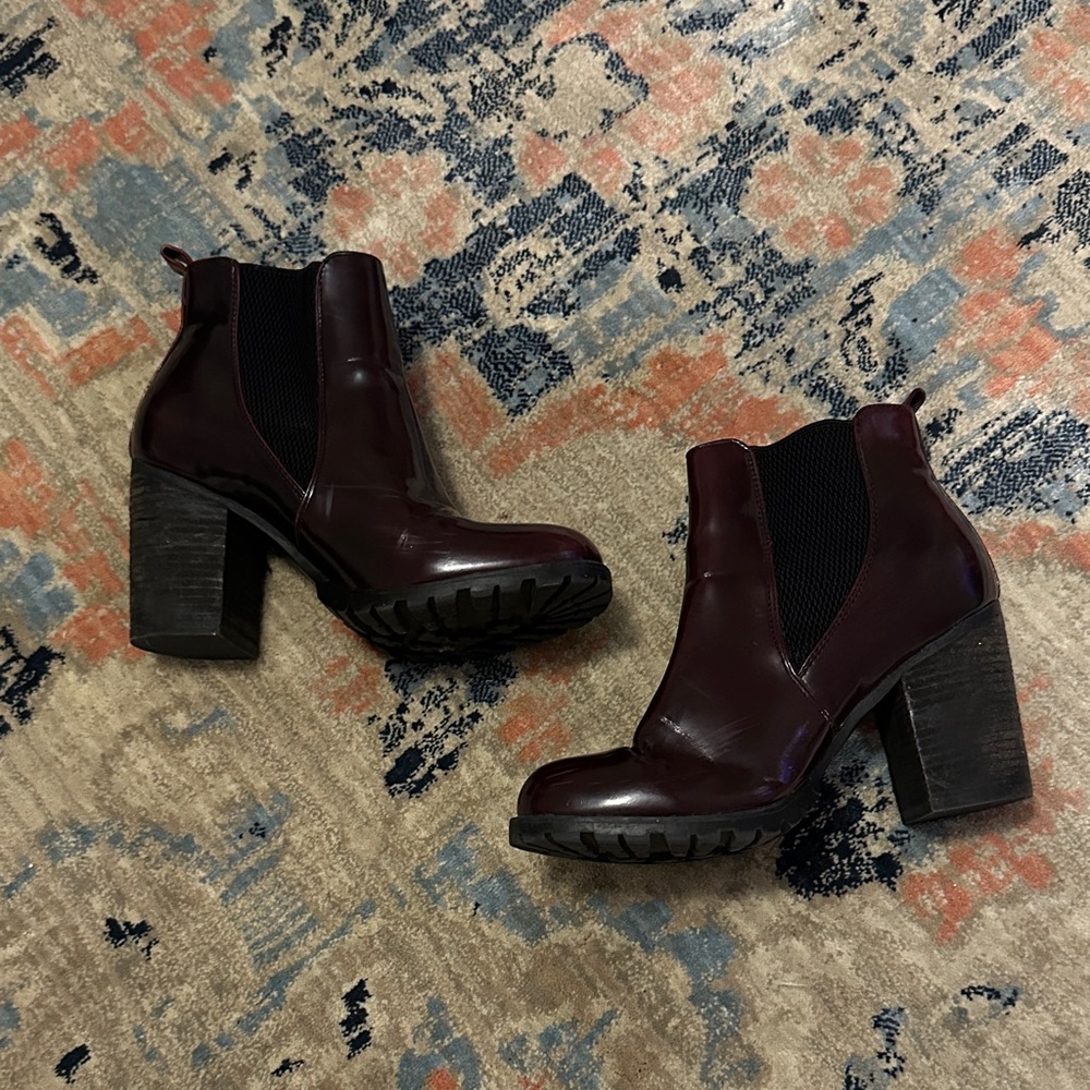 Steve Madden Burgundy Chunky Heel Boots